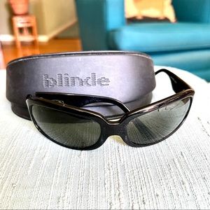Blinde ‘Accidental’ Unisex design Fitted wrap-around sunglasses